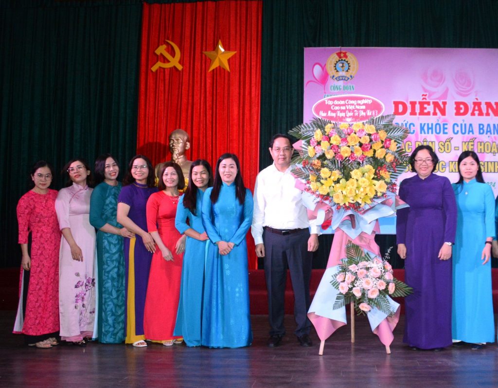 Công đoàn Cao su Việt Nam và Ban Vì sự tiến bộ phụ nữ tổ chức diễn đàn “Sức khỏe của bạn” chào mừng ngày 8/3